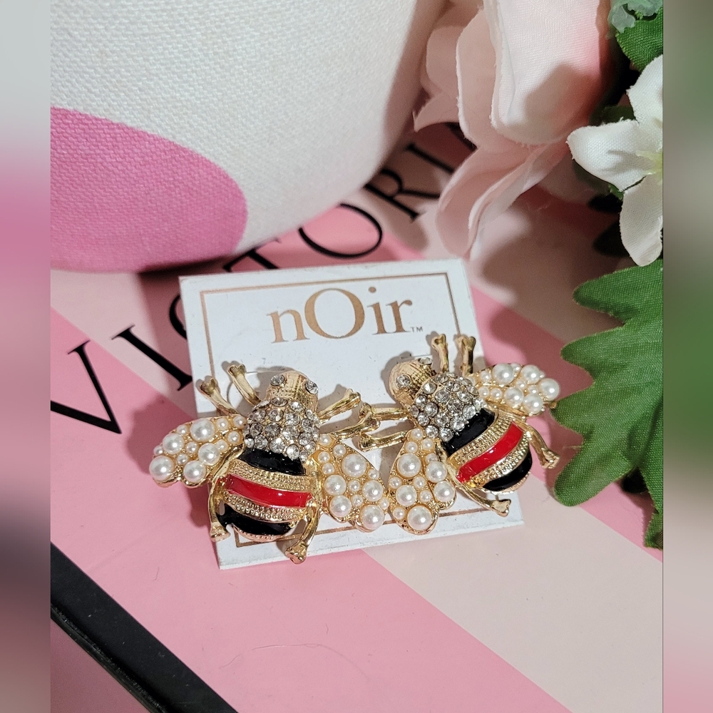 NWT Gold and Black Noir Bumble Bee Earings with Pearl Accents